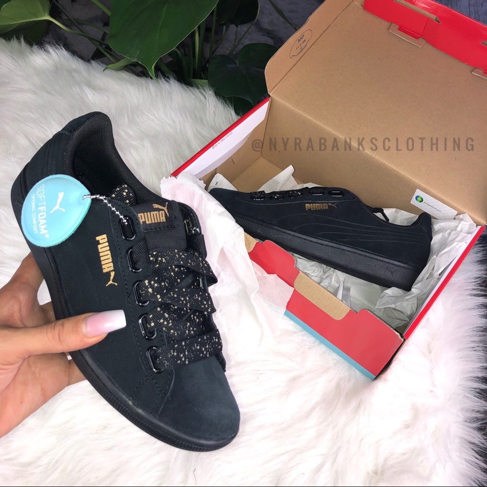 Puma: Vikky Ribbon Dots Suede Sneaker